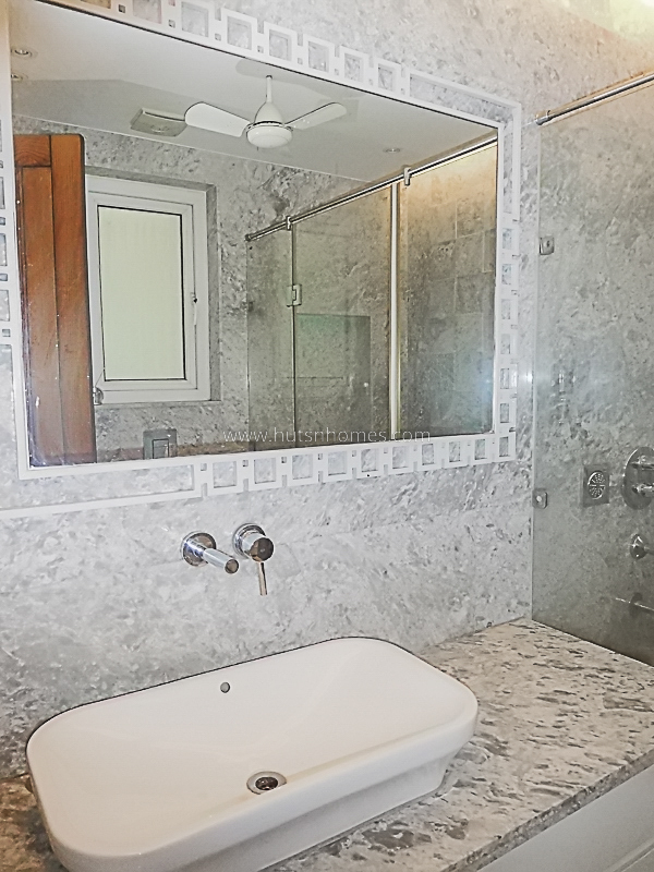4 BHK Flat For Rent in Anand Niketan