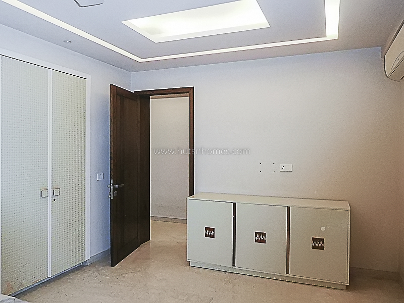 4 BHK Flat For Rent in Anand Niketan