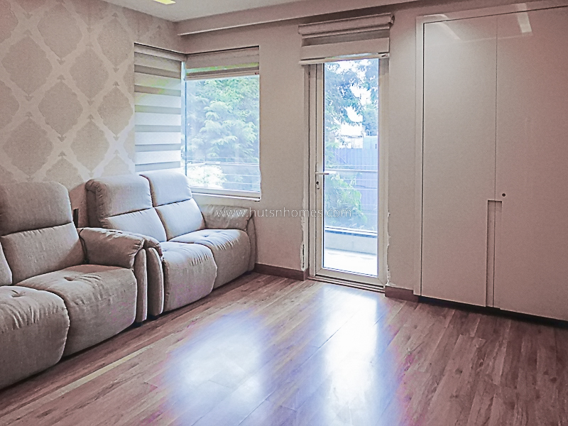 4 BHK Flat For Rent in Anand Niketan