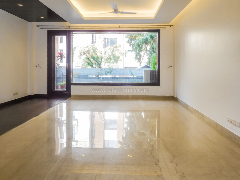 4 BHK Duplex For Rent in West End Colony