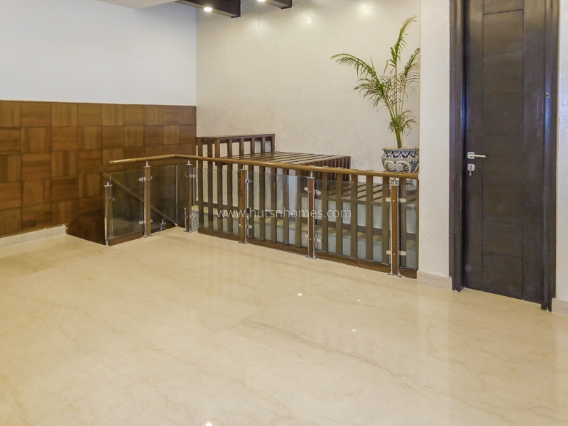 4 BHK Duplex For Rent in West End Colony