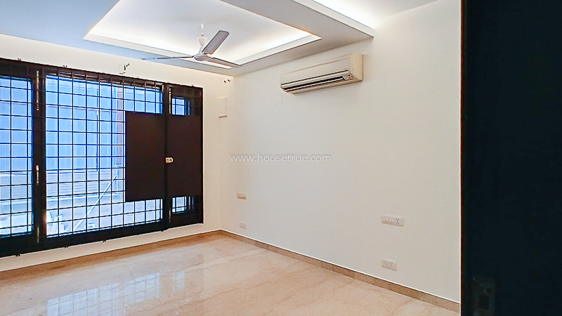 4 BHK Duplex For Rent in West End Colony