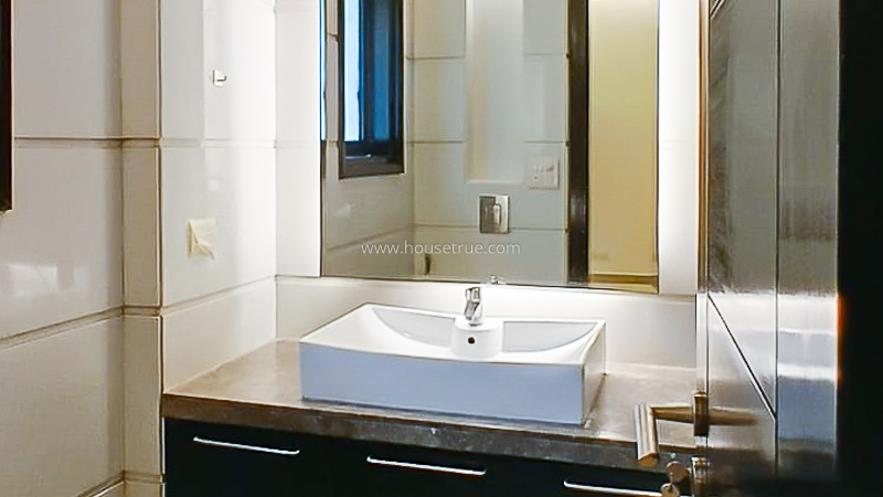 4 BHK Duplex For Rent in West End Colony