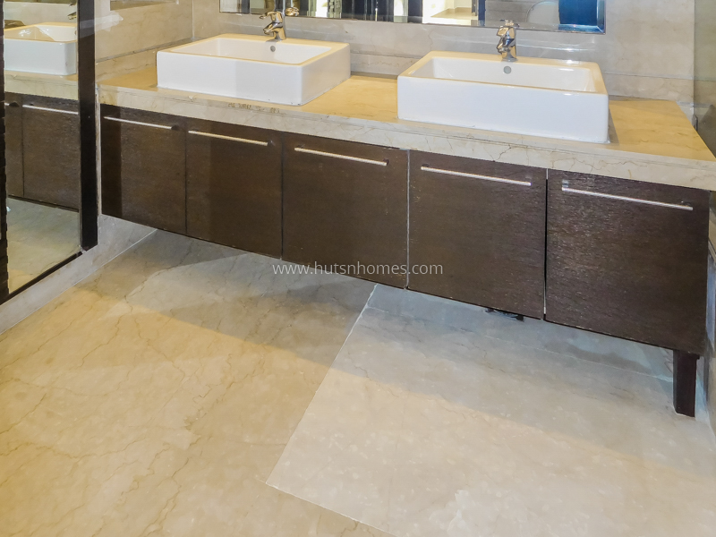4 BHK Duplex For Rent in West End Colony