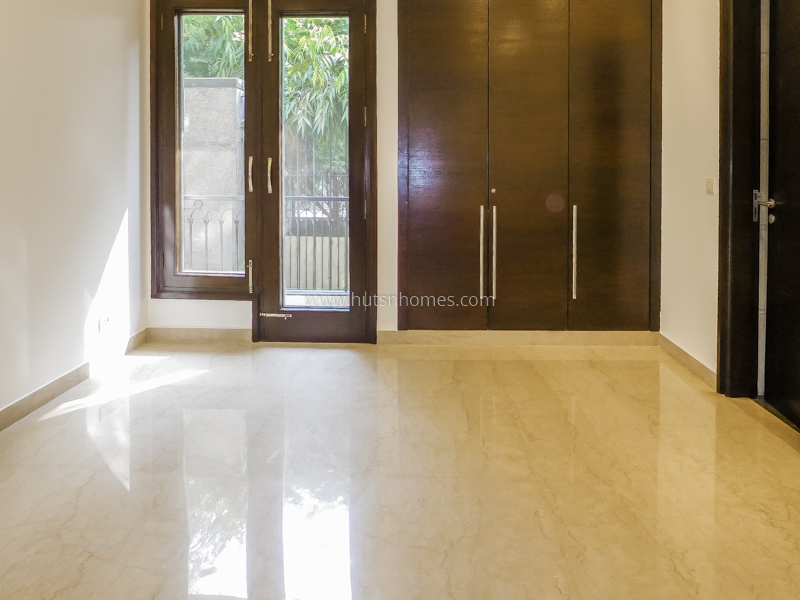 4 BHK Duplex For Rent in West End Colony