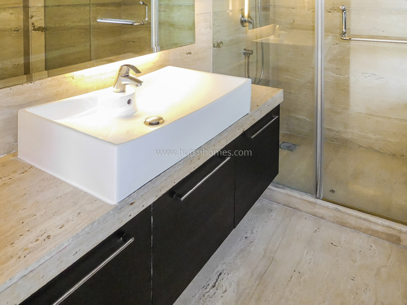 4 BHK Duplex For Rent in West End Colony