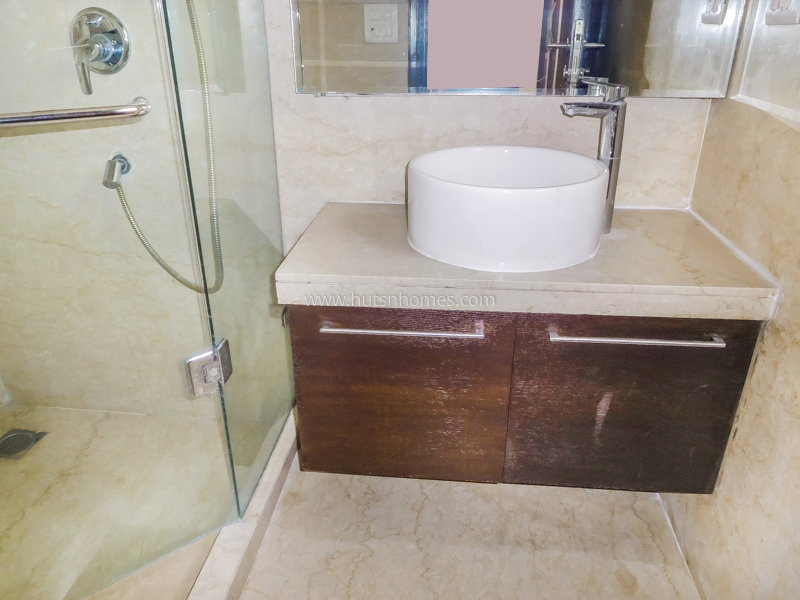4 BHK Duplex For Rent in West End Colony