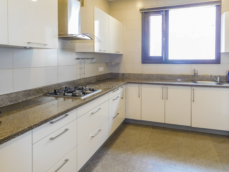 4 BHK Duplex For Rent in West End Colony