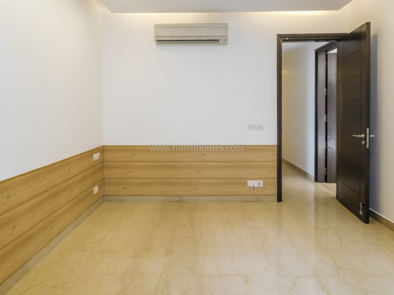 4 BHK Duplex For Rent in West End Colony