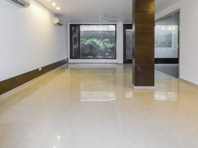 4 BHK Duplex For Rent in West End Colony