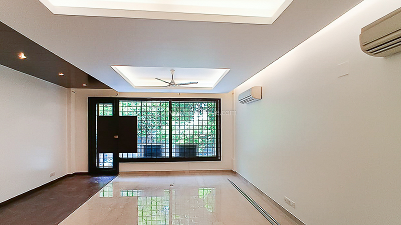 4 BHK Duplex For Rent in West End Colony