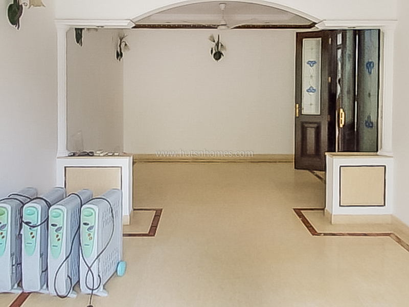 4 BHK Flat For Rent in Anand Niketan