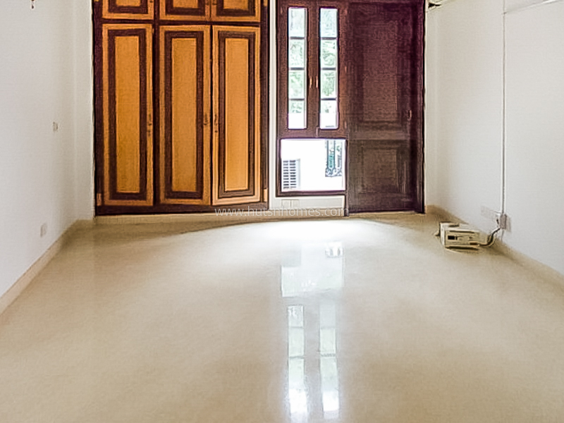 4 BHK Flat For Rent in Anand Niketan