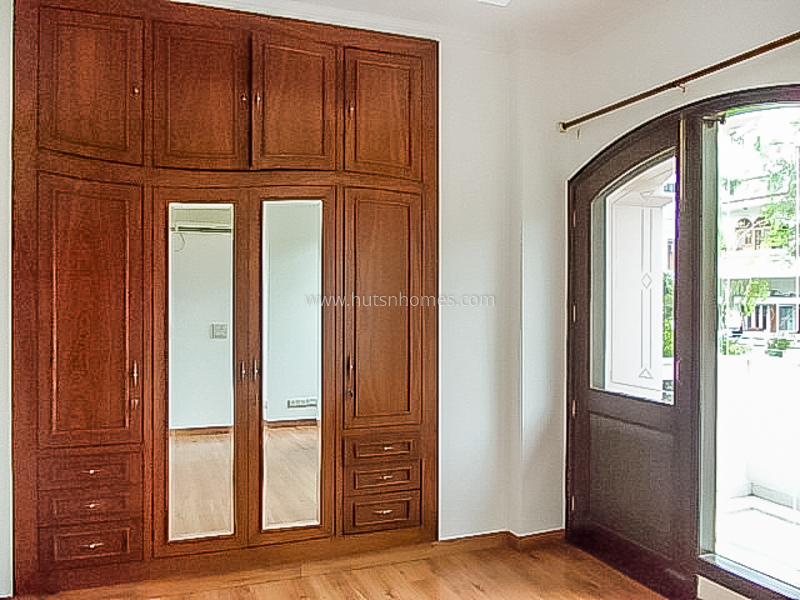 4 BHK Flat For Rent in Anand Niketan