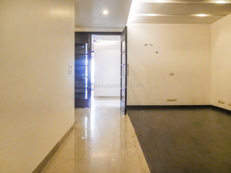 4 BHK Flat For Rent in West End Colony