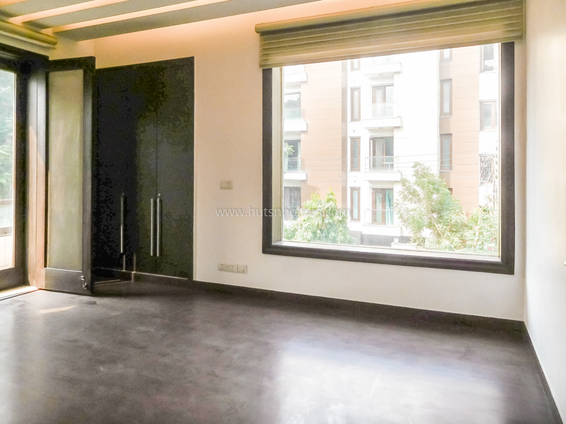 4 BHK Flat For Rent in West End Colony