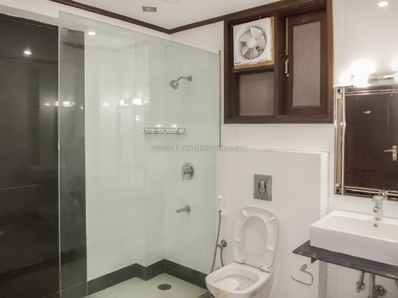 4 BHK Flat For Rent in Anand Niketan