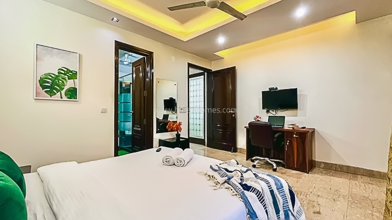 3 BHK Flat For Rent in Panchsheel Enclave