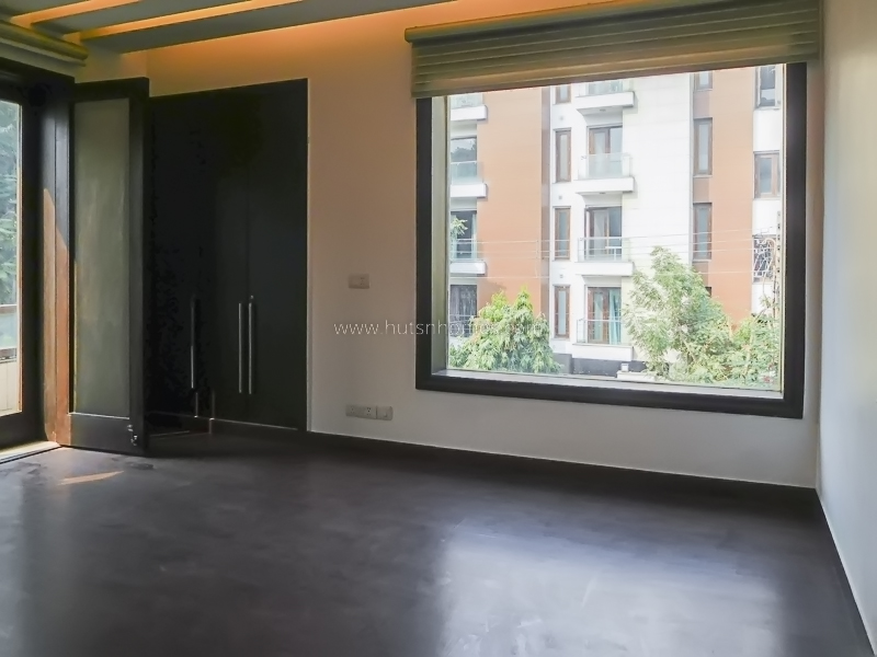 4 BHK Flat For Rent in West End Colony