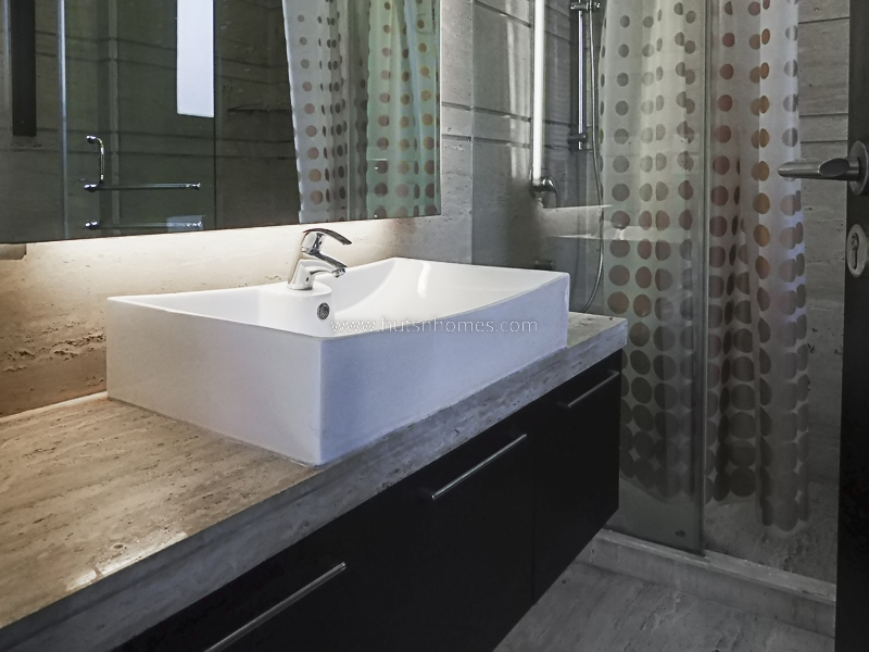 4 BHK Flat For Rent in West End Colony
