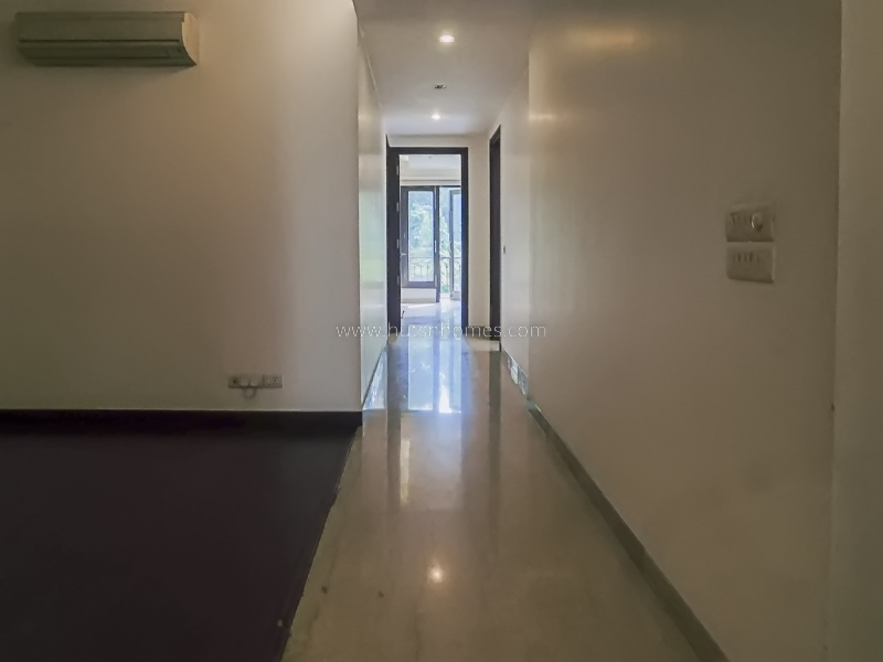 4 BHK Flat For Rent in West End Colony