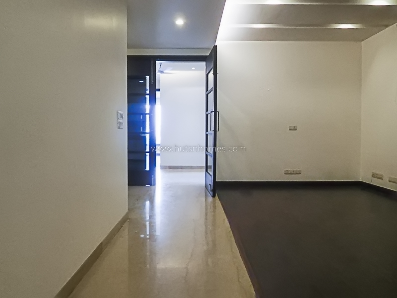 4 BHK Flat For Rent in West End Colony