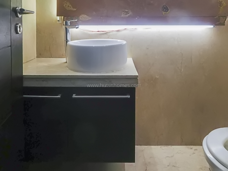 4 BHK Flat For Rent in West End Colony