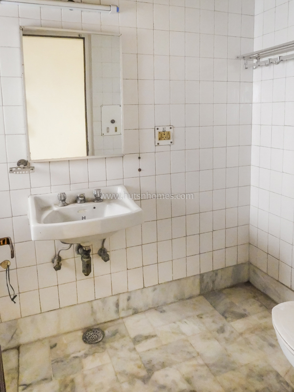 8 BHK House For Rent in New Friends Colony