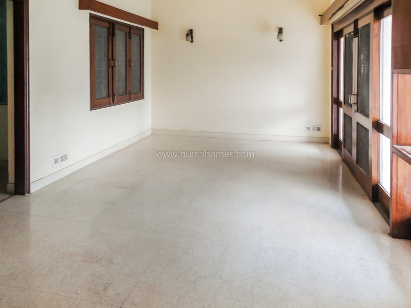 8 BHK House For Rent in New Friends Colony