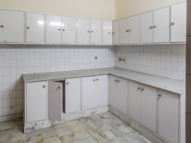 8 BHK House For Rent in New Friends Colony