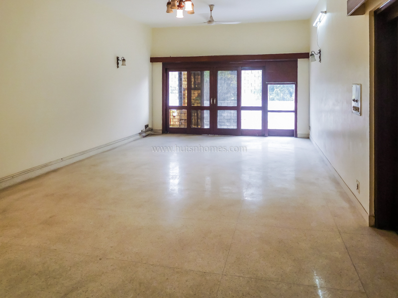 8 BHK House For Rent in New Friends Colony