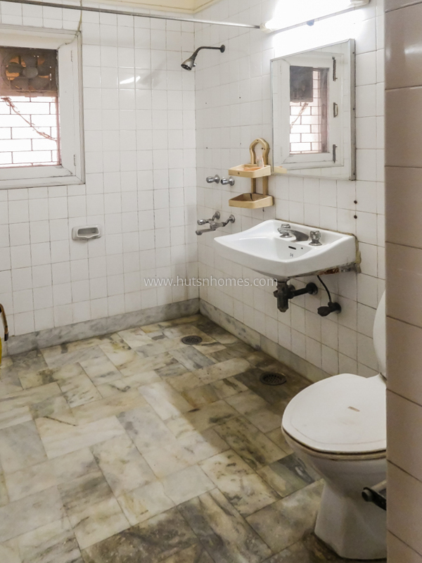 8 BHK House For Rent in New Friends Colony