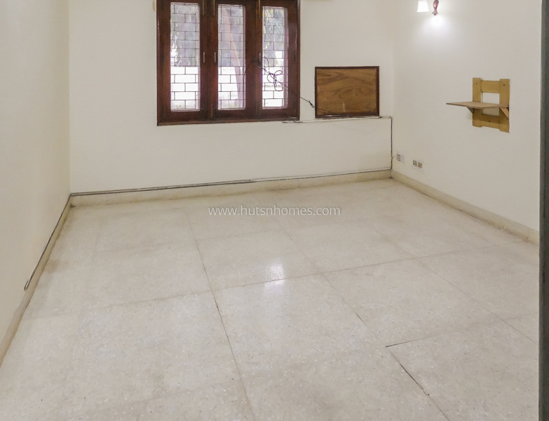 8 BHK House For Rent in New Friends Colony