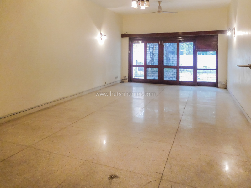 8 BHK House For Rent in New Friends Colony