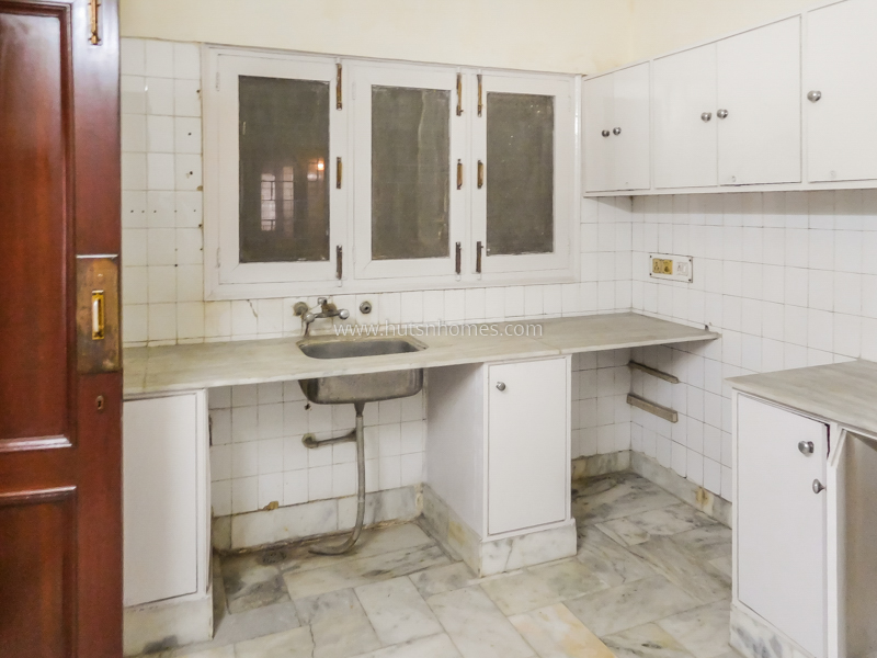 8 BHK House For Rent in New Friends Colony