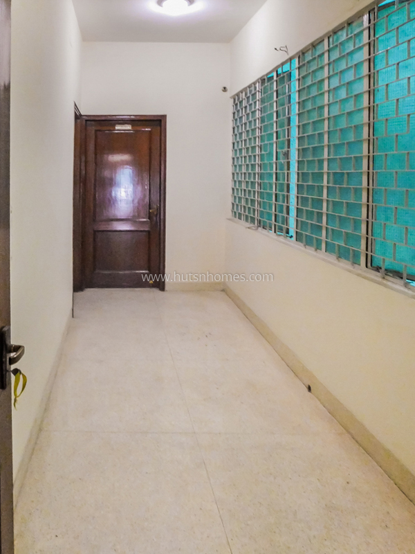 8 BHK House For Rent in New Friends Colony
