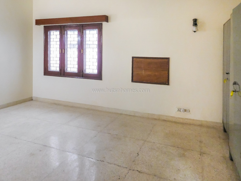 8 BHK House For Rent in New Friends Colony