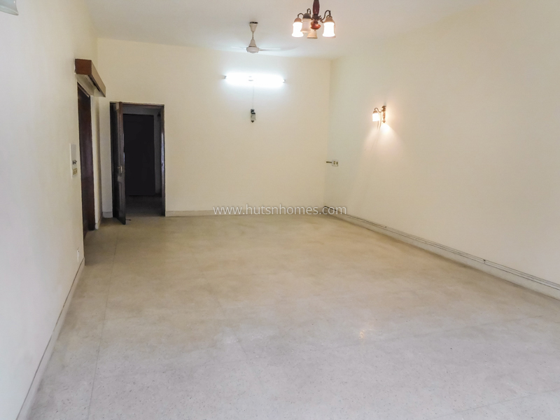 8 BHK House For Rent in New Friends Colony