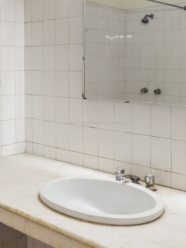 8 BHK House For Rent in New Friends Colony