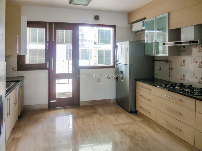 3 BHK Flat For Rent in Defence Colony