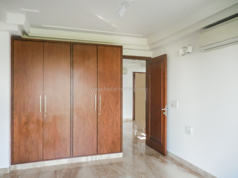 3 BHK Flat For Rent in Defence Colony