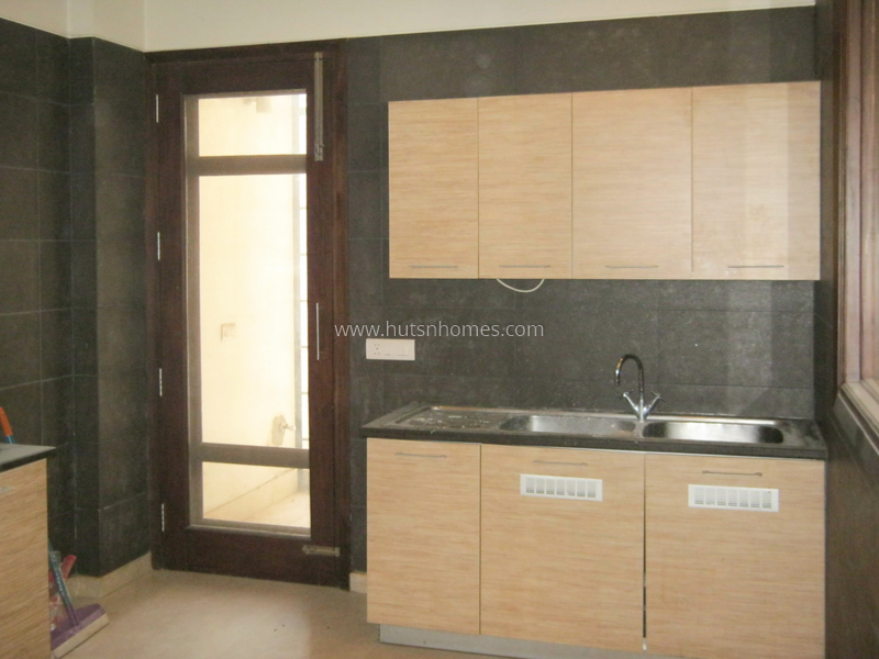 4 BHK Flat For Rent in Vasant Vihar