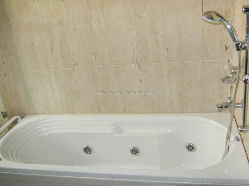 4 BHK Flat For Rent in Vasant Vihar