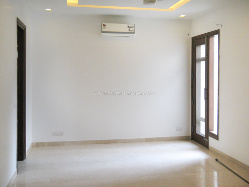 4 BHK Flat For Rent in Vasant Vihar