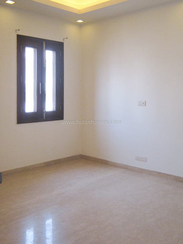 4 BHK Flat For Rent in Vasant Vihar