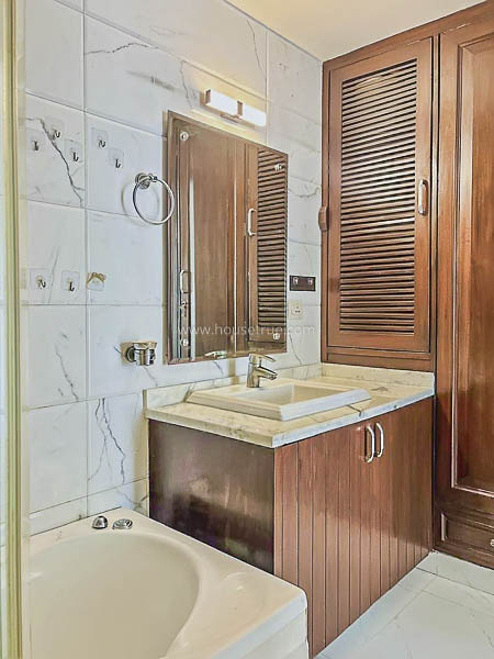 3 BHK Builder Floor For Rent in Vasant Vihar