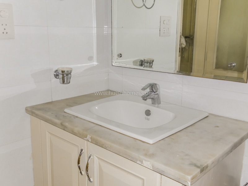 3 BHK Flat For Rent in Vasant Vihar