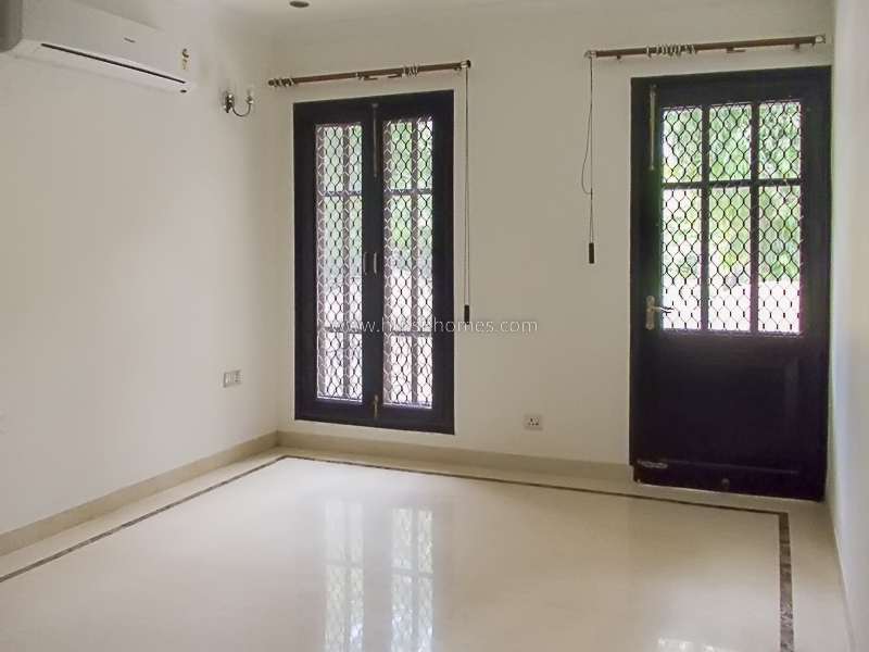 4 BHK Flat For Rent in Vasant Vihar