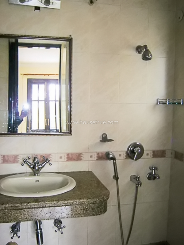 4 BHK Flat For Rent in Vasant Vihar