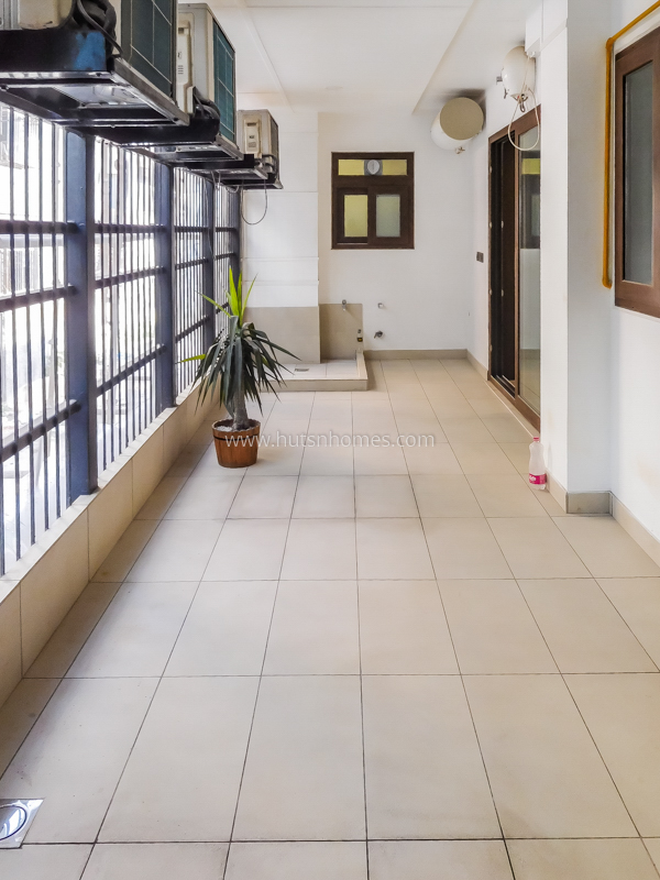 3 BHK Flat For Rent in Defence Colony